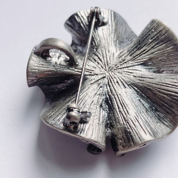 VTG Mid Century Brooch Flower Rhinestones Domed Layered Silver Tone Pin - Picture 9 of 10